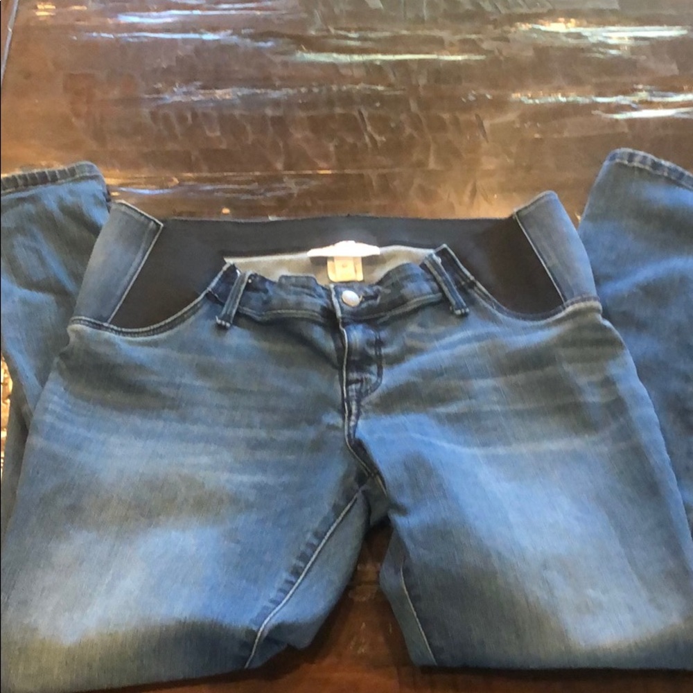 Maternity capris